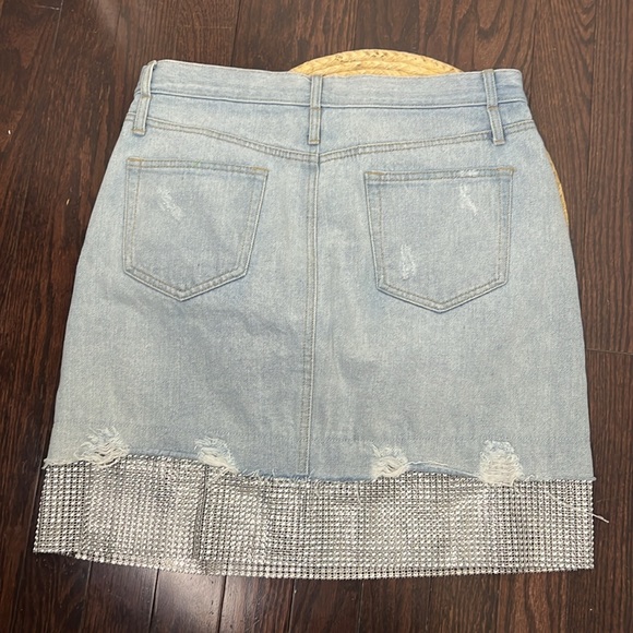Venus Chic Denim Jeans Silver Metallic Rhinestones Hem Skirt Size 8 - Picture 11 of 11